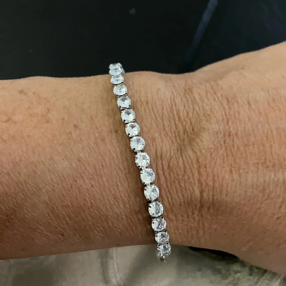 Elegant Silver plated Rhinestone Tennis Bracelet 7 inches long